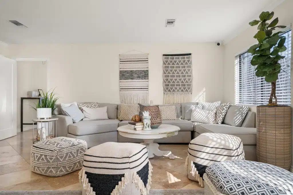 Hollywood and Vine Recovery Center - Thumbnail 2